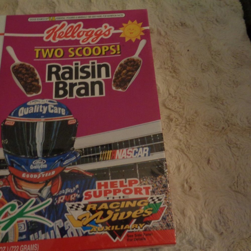 VINTAGE Racing Pack Cereal Set - Picture 5 of 10